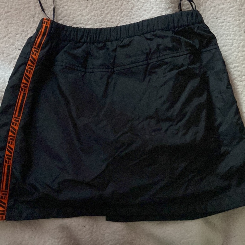 Water Proof Mini Skirt, Very Comfortable. - Picture 4 of 4